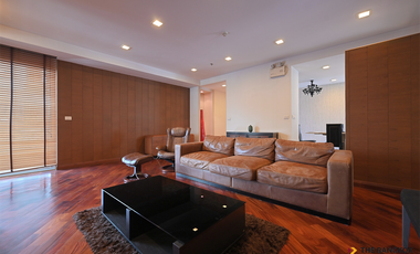 For rent 3 bedrooms condo in Khlong Toei, Bangkok