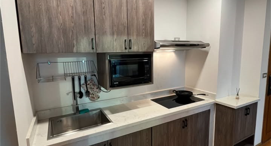 For rent 2 bedrooms condo in Sathon, Bangkok