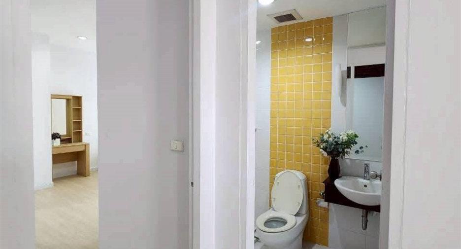 For rent 3 ベッドルーム condo in Khlong Toei, Bangkok