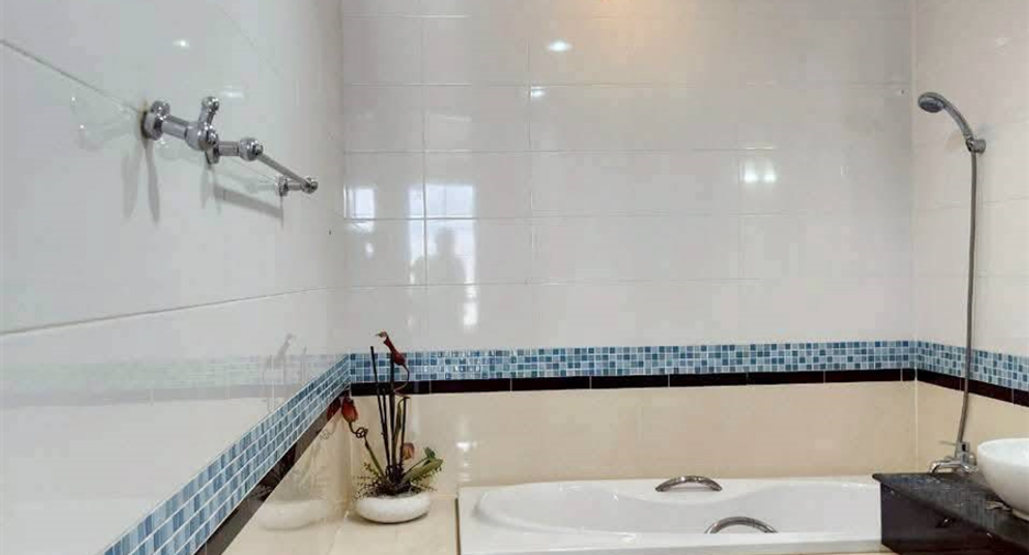 For rent 3 ベッドルーム condo in Khlong Toei, Bangkok