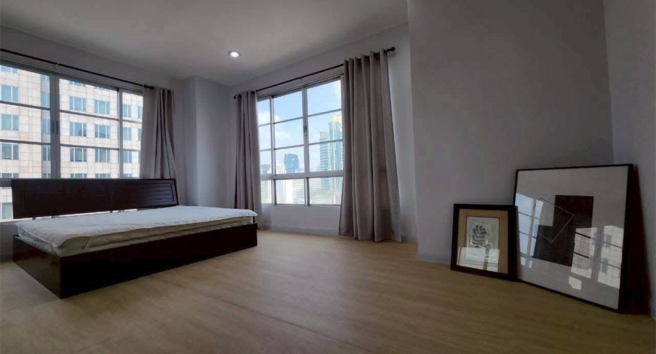 For rent 3 ベッドルーム condo in Khlong Toei, Bangkok