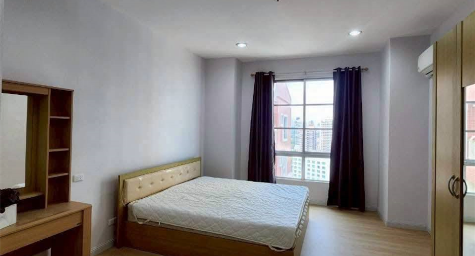 For rent 3 ベッドルーム condo in Khlong Toei, Bangkok