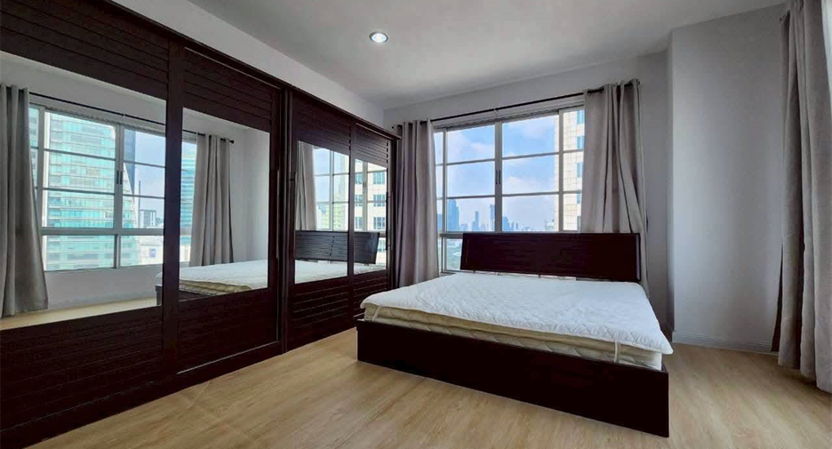 For rent 3 ベッドルーム condo in Khlong Toei, Bangkok