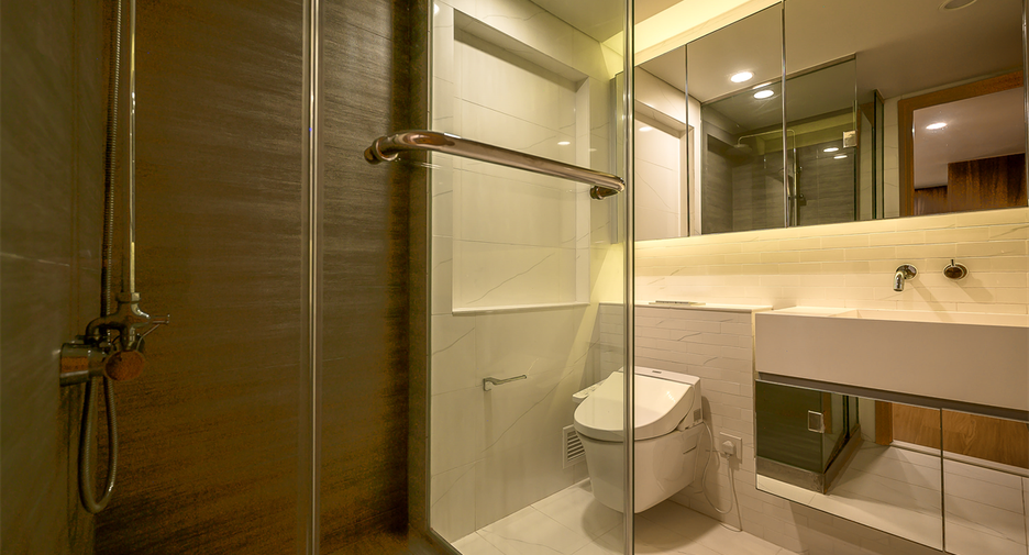 For rent 2 bedrooms condo in Watthana, Bangkok
