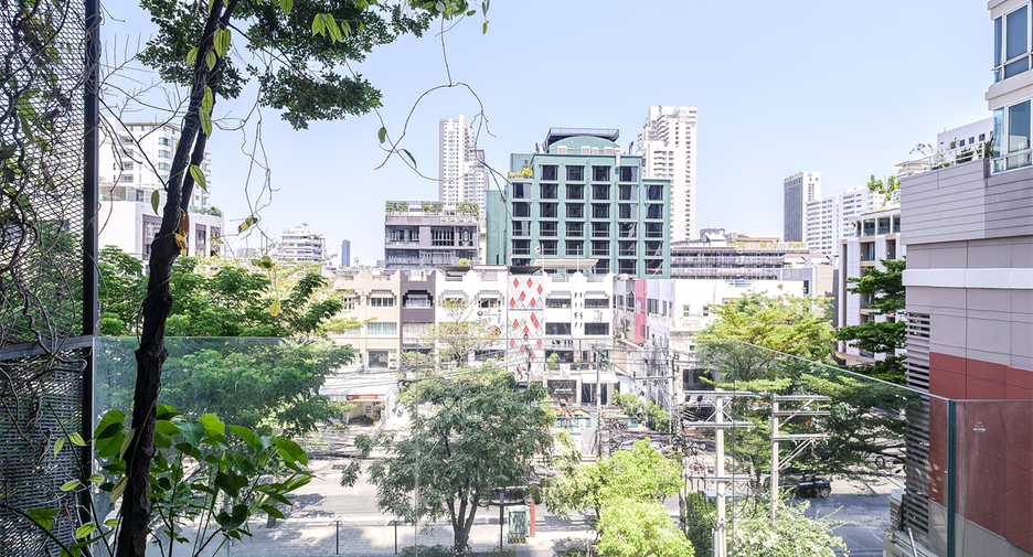 For rent 2 bedrooms condo in Watthana, Bangkok