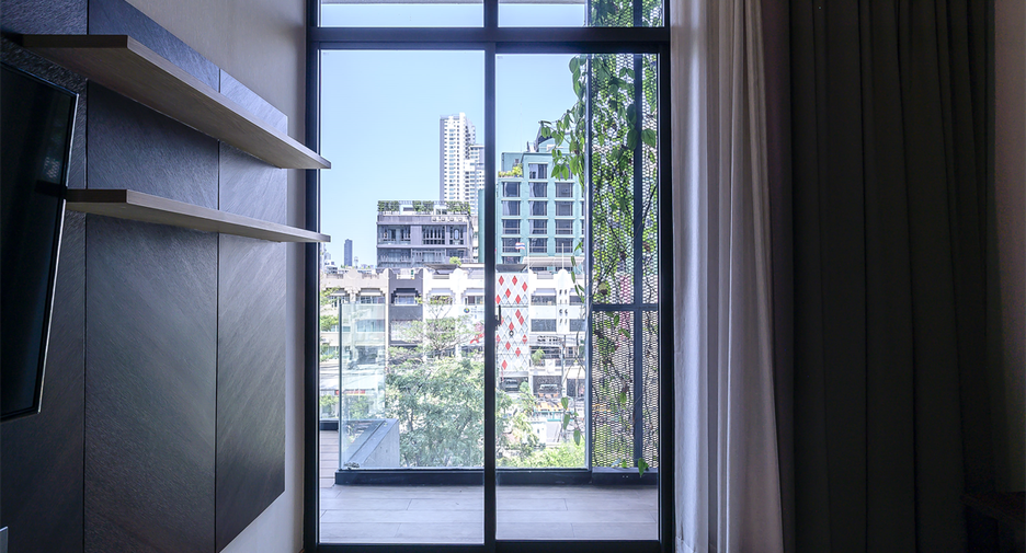 For rent 2 bedrooms condo in Watthana, Bangkok