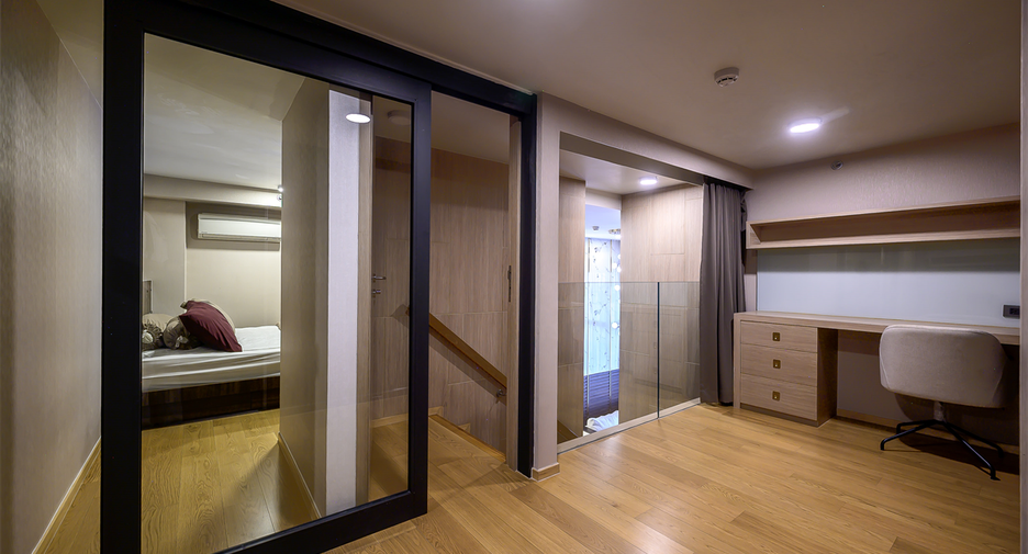 For rent 2 bedrooms condo in Watthana, Bangkok