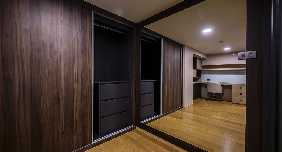 For rent 2 bedrooms condo in Watthana, Bangkok