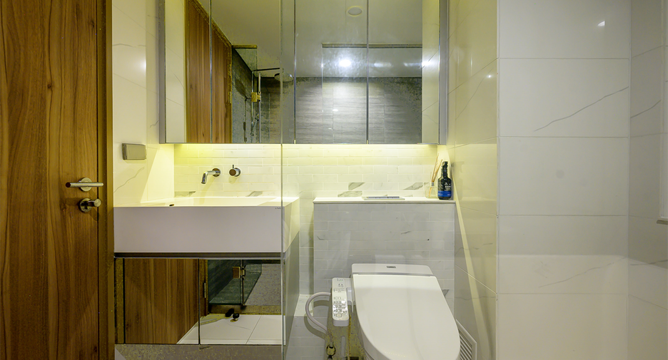 For rent 2 bedrooms condo in Watthana, Bangkok