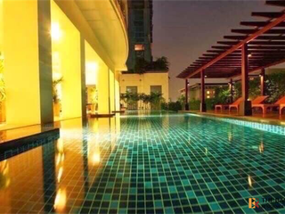 For rent 2 bedrooms condo in Pathum Wan, Bangkok