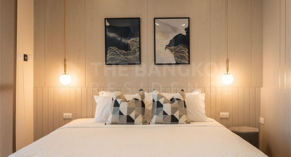 For rent 3 bedrooms condo in Phra Khanong, Bangkok