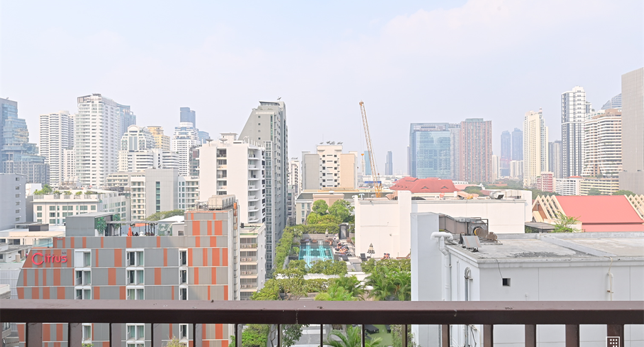 For rent 3 bedrooms condo in Watthana, Bangkok