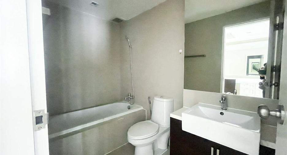 Condo en alquiler de 2 habitaciones en Khlong Toei, Bangkok