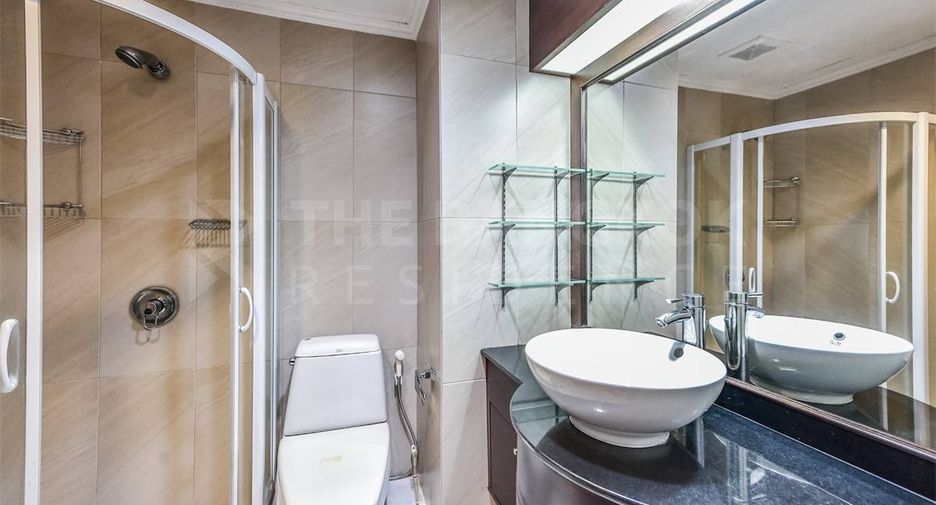 Condo en alquiler de 3 habitaciones en Sathon, Bangkok