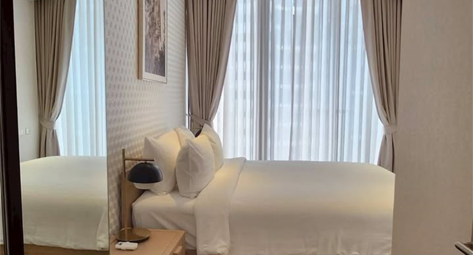 For rent 2 bedrooms condo in Khlong Toei, Bangkok