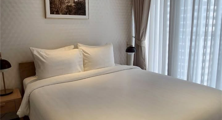For rent 2 bedrooms condo in Khlong Toei, Bangkok