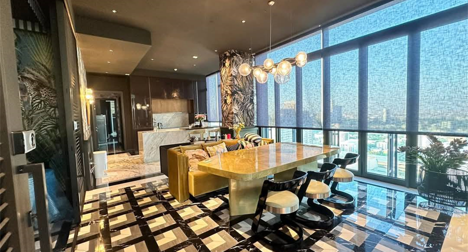For rent 3 bedrooms condo in Watthana, Bangkok