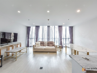À louer 2 chambres condo à Pathum Wan, Bangkok