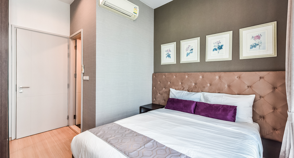 For rent 3 bedrooms condo in Watthana, Bangkok