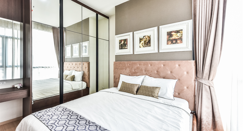 For rent 3 bedrooms condo in Watthana, Bangkok