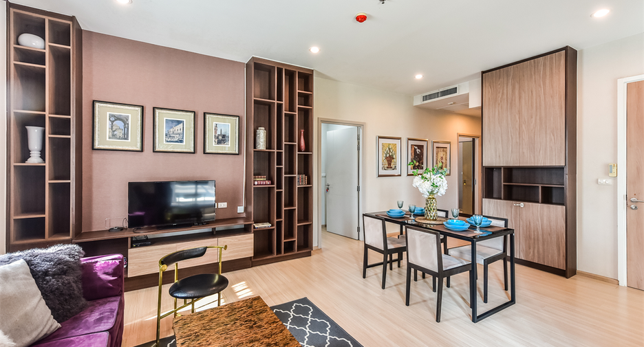 For rent 3 bedrooms condo in Watthana, Bangkok