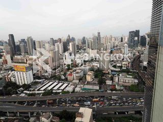 For rent 2 bedrooms condo in Pathum Wan, Bangkok