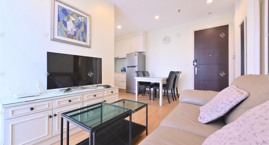 For rent 2 bedrooms condo in Phra Khanong, Bangkok