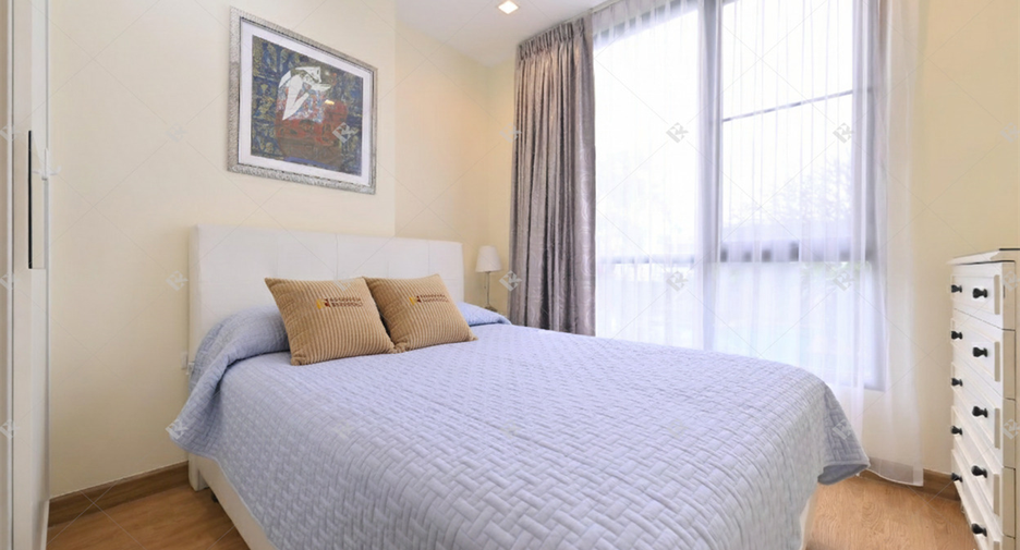 For rent 2 bedrooms condo in Phra Khanong, Bangkok
