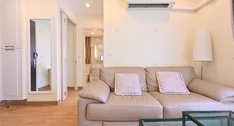 For rent 2 bedrooms condo in Phra Khanong, Bangkok
