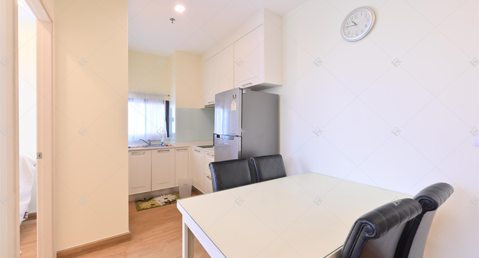 For rent 2 bedrooms condo in Phra Khanong, Bangkok