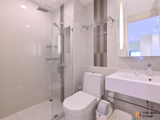 For rent 2 bedrooms condo in Phra Khanong, Bangkok