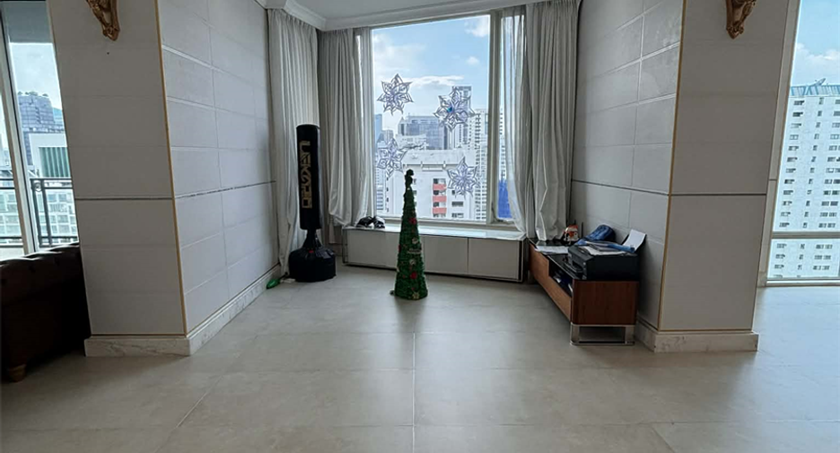 Condo en alquiler de 4 habitaciones en Watthana, Bangkok