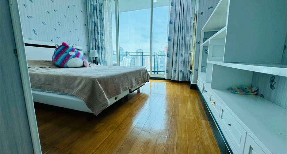 Condo en alquiler de 4 habitaciones en Watthana, Bangkok