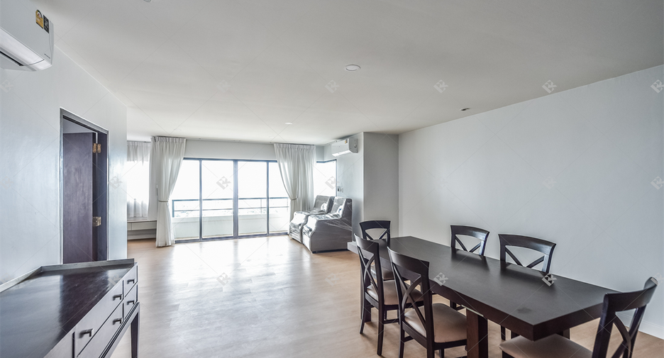 Condo en alquiler de 3 habitaciones en Sathon, Bangkok