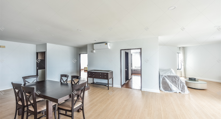Condo en alquiler de 3 habitaciones en Sathon, Bangkok