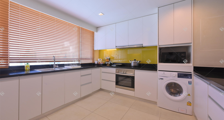 Wohnung zur Miete mit 3 Zimmer in Pathum Wan, Bangkok