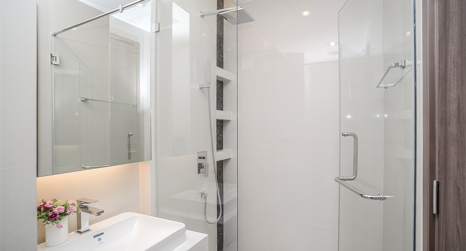 For rent 4 bedrooms condo in Bang Kho Laem, Bangkok