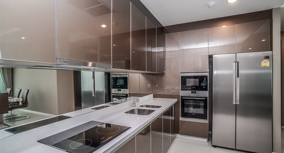 For rent 4 bedrooms condo in Bang Kho Laem, Bangkok