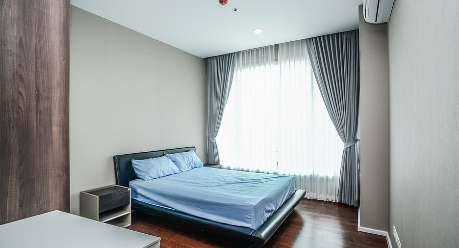 For rent 4 bedrooms condo in Bang Kho Laem, Bangkok