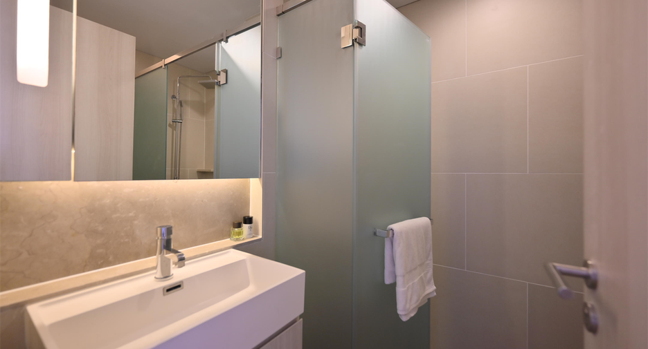 For rent 2 bedrooms condo in Khlong Toei, Bangkok