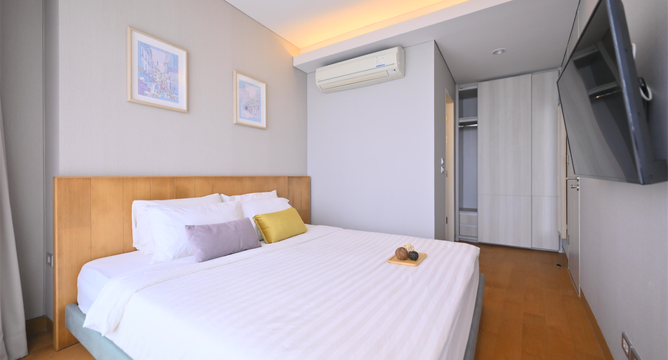For rent 2 bedrooms condo in Khlong Toei, Bangkok