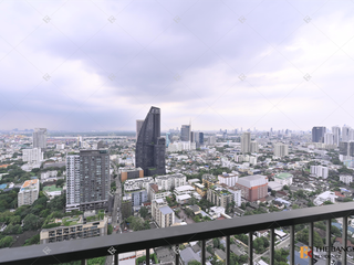 À louer 3 chambres condo à Khlong Toei, Bangkok