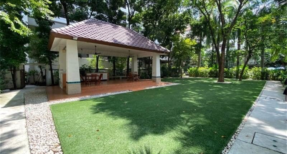 For rent 3 bedrooms condo in Watthana, Bangkok