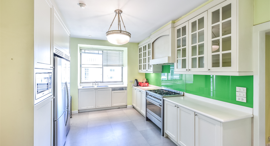 For rent 3 bedrooms condo in Pathum Wan, Bangkok