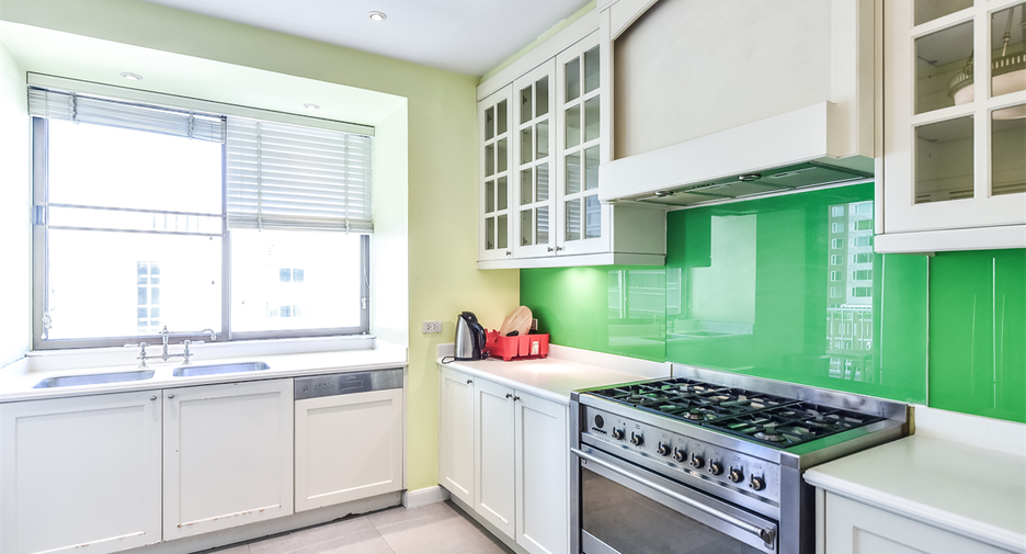 For rent 3 bedrooms condo in Pathum Wan, Bangkok