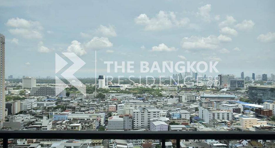 For rent 2 bedrooms condo in Khlong Toei, Bangkok
