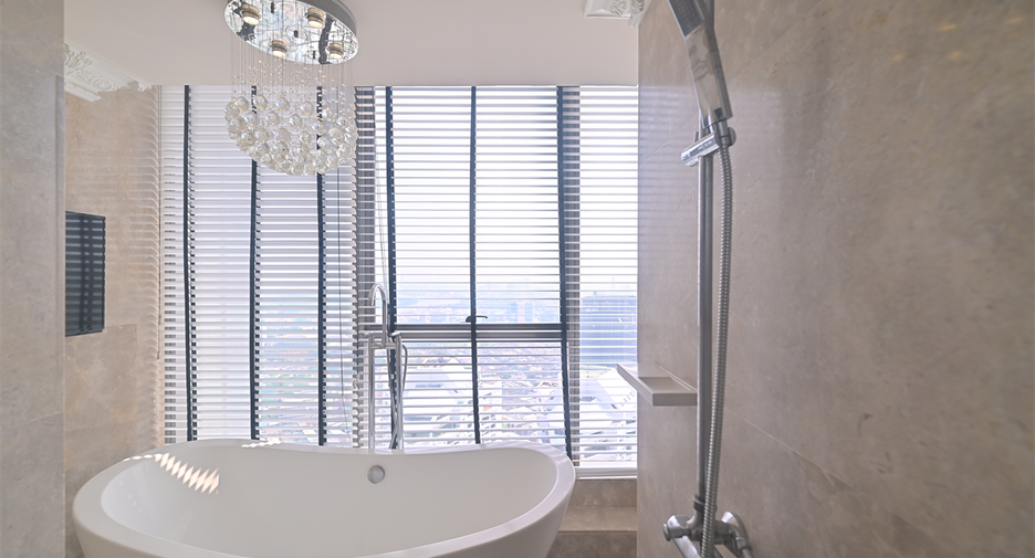 For rent 3 ベッドルーム condo in Khlong Toei, Bangkok