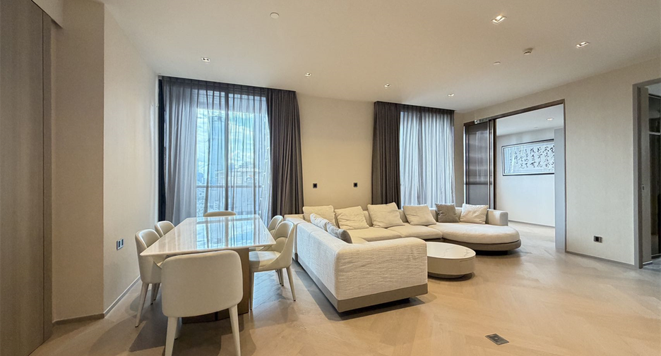 À louer 4 chambres condo à Sathon, Bangkok