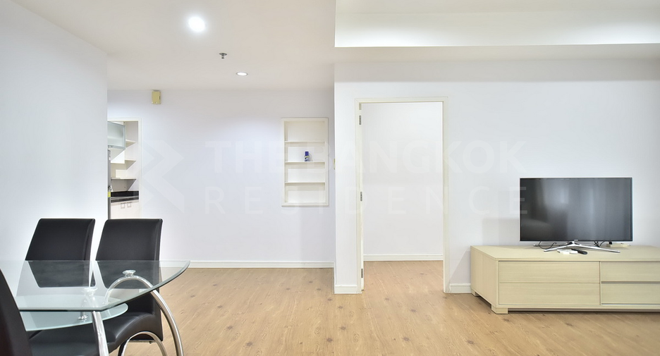 For rent 2 bedrooms condo in Khlong Toei, Bangkok