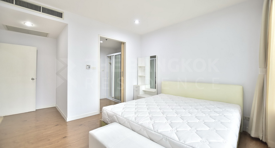 For rent 2 bedrooms condo in Khlong Toei, Bangkok